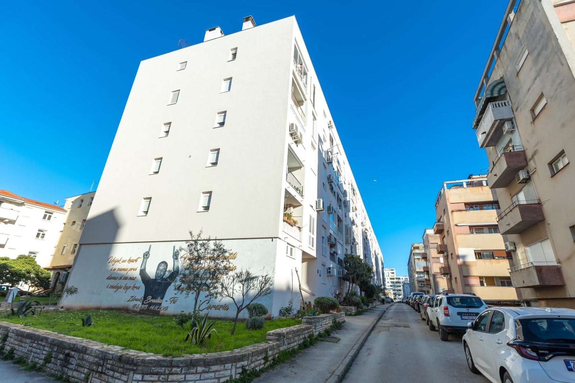 Deluxe Apartment Near The Bridge Задар Екстериор снимка