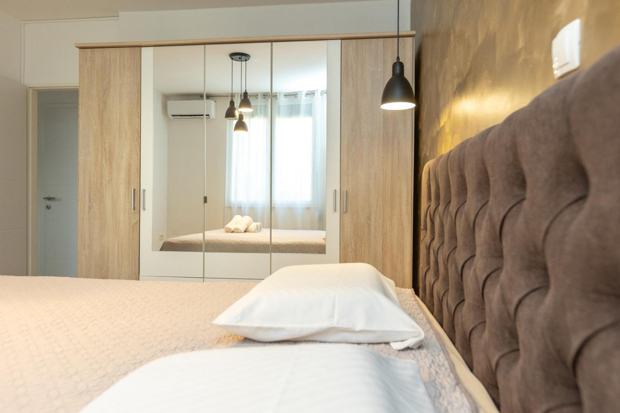 Deluxe Apartment Near The Bridge Задар Екстериор снимка