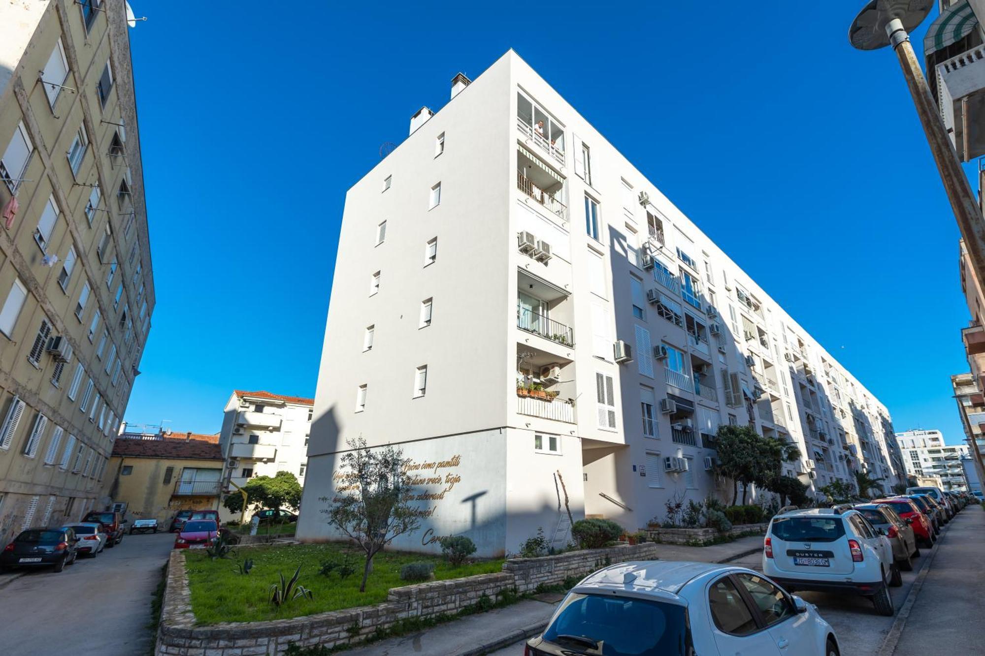 Deluxe Apartment Near The Bridge Задар Екстериор снимка