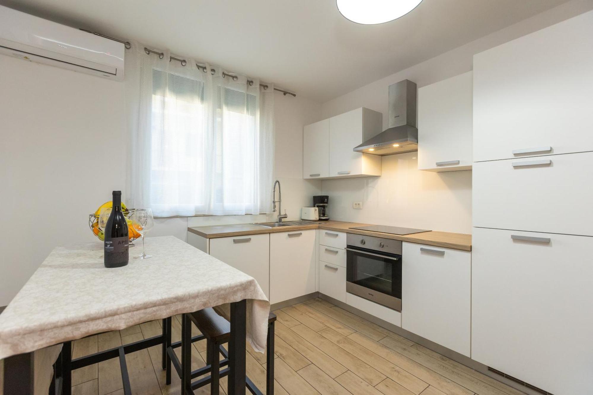 Deluxe Apartment Near The Bridge Задар Екстериор снимка