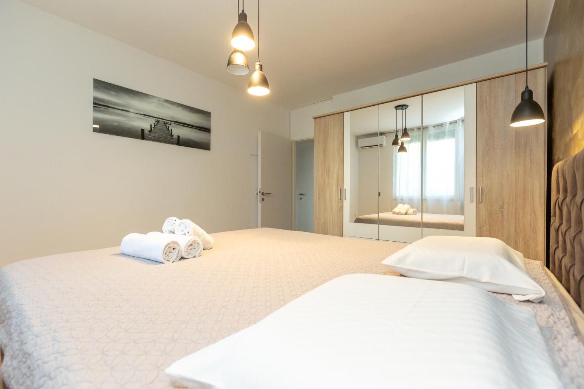 Deluxe Apartment Near The Bridge Задар Екстериор снимка