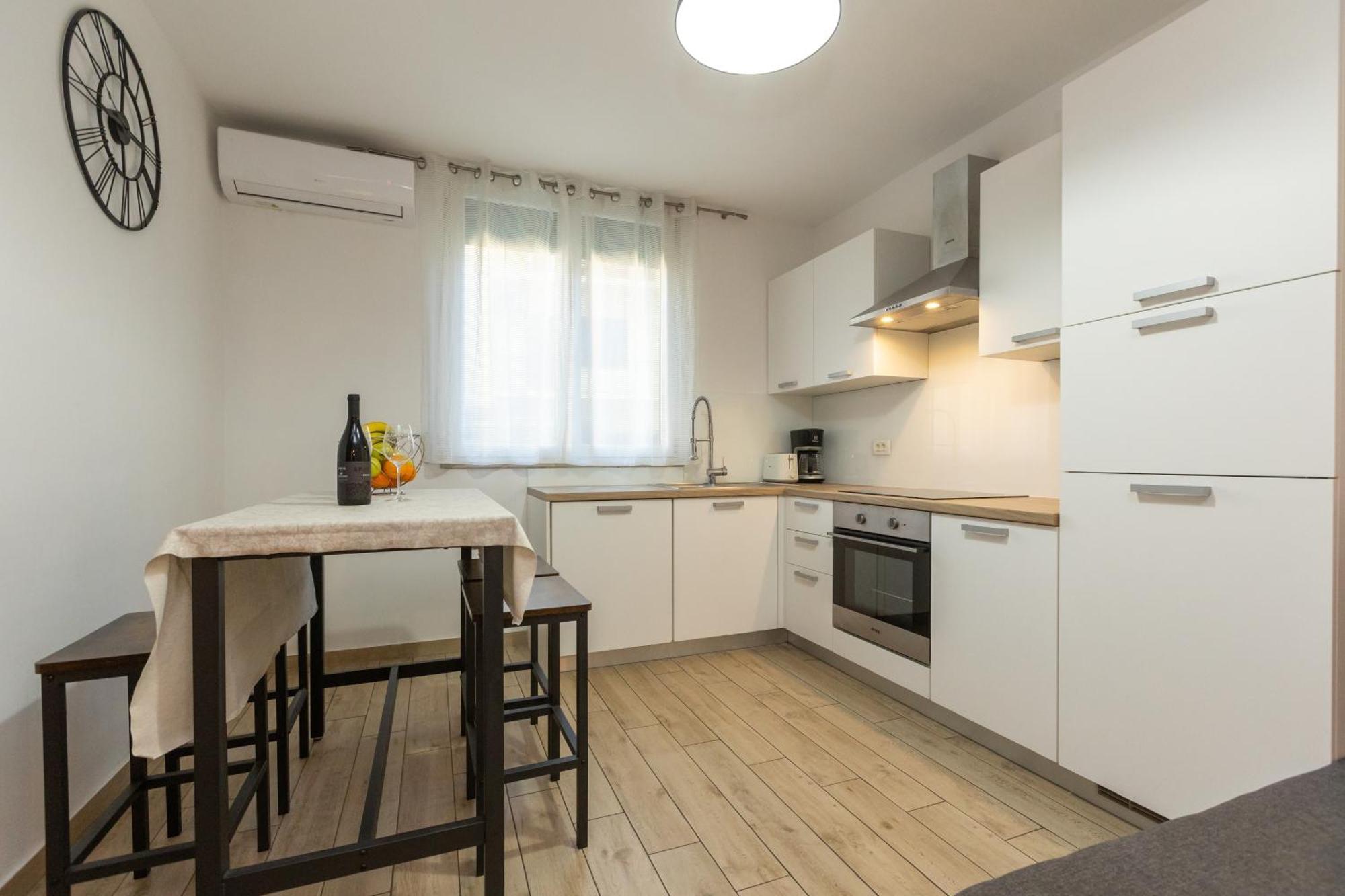 Deluxe Apartment Near The Bridge Задар Екстериор снимка